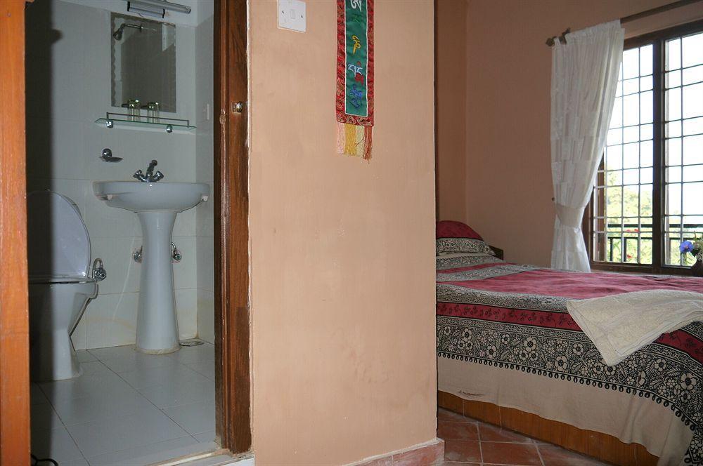 Peace Dragon Lodge Pokhara Luaran gambar